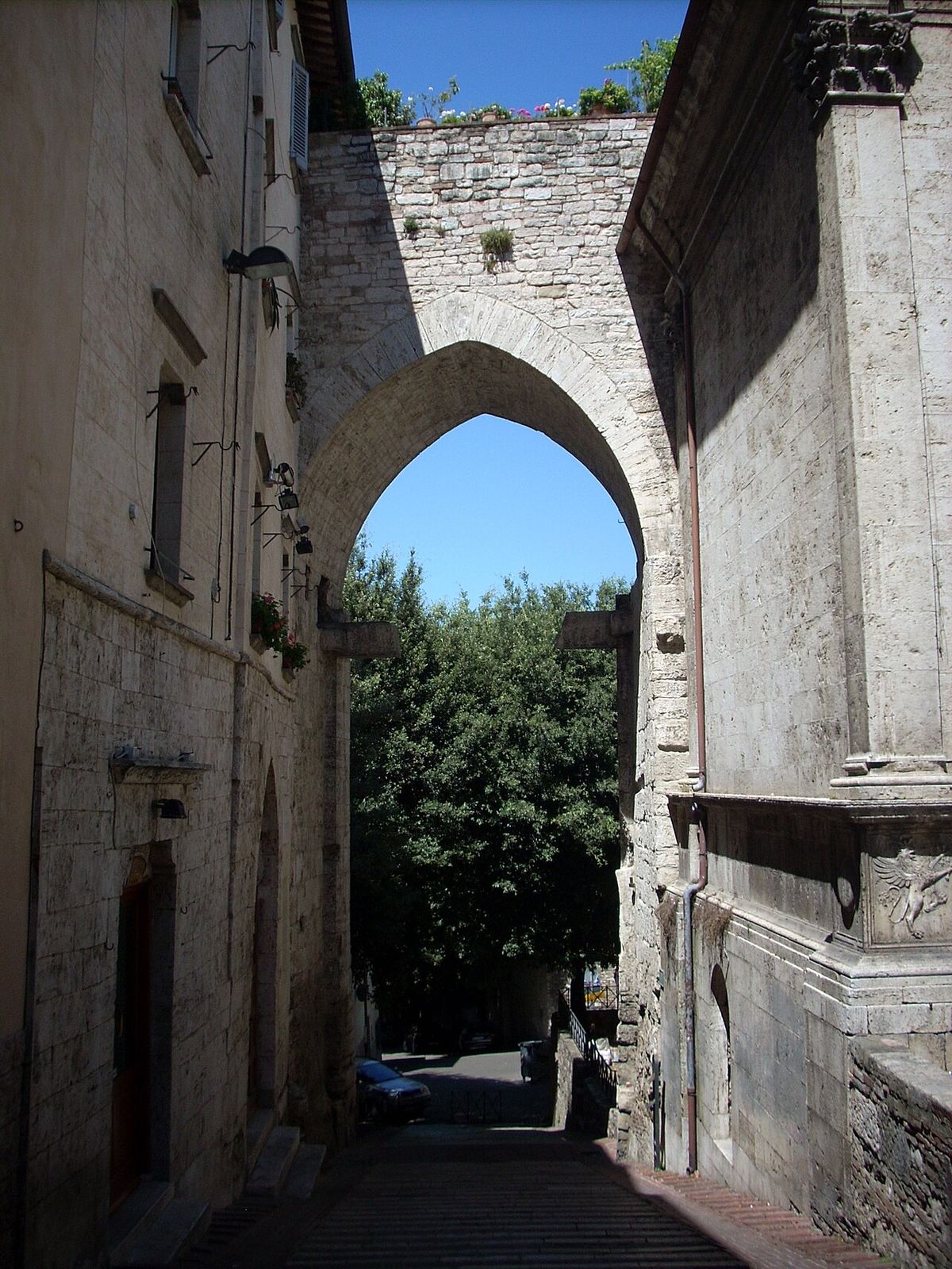 Perugia'da gezilecek yerler: Porta Trasimena